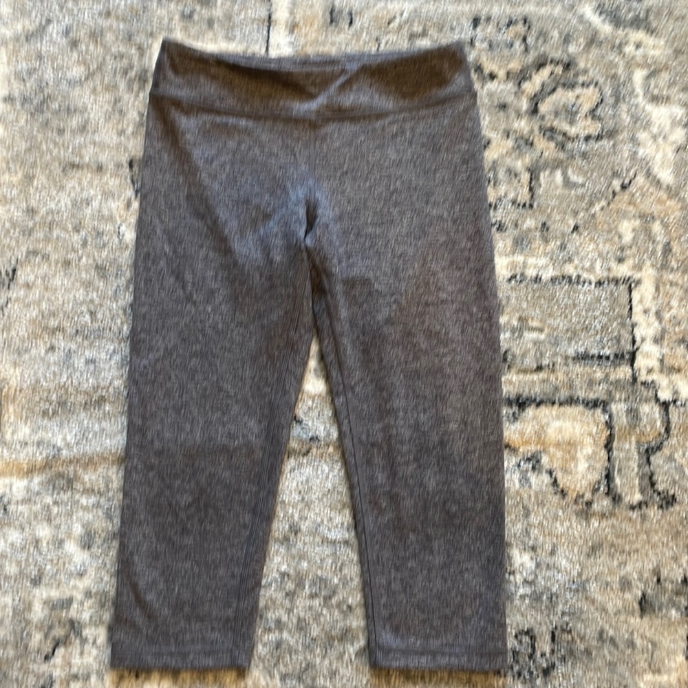 Ivivva by Lululemon Capri Pants